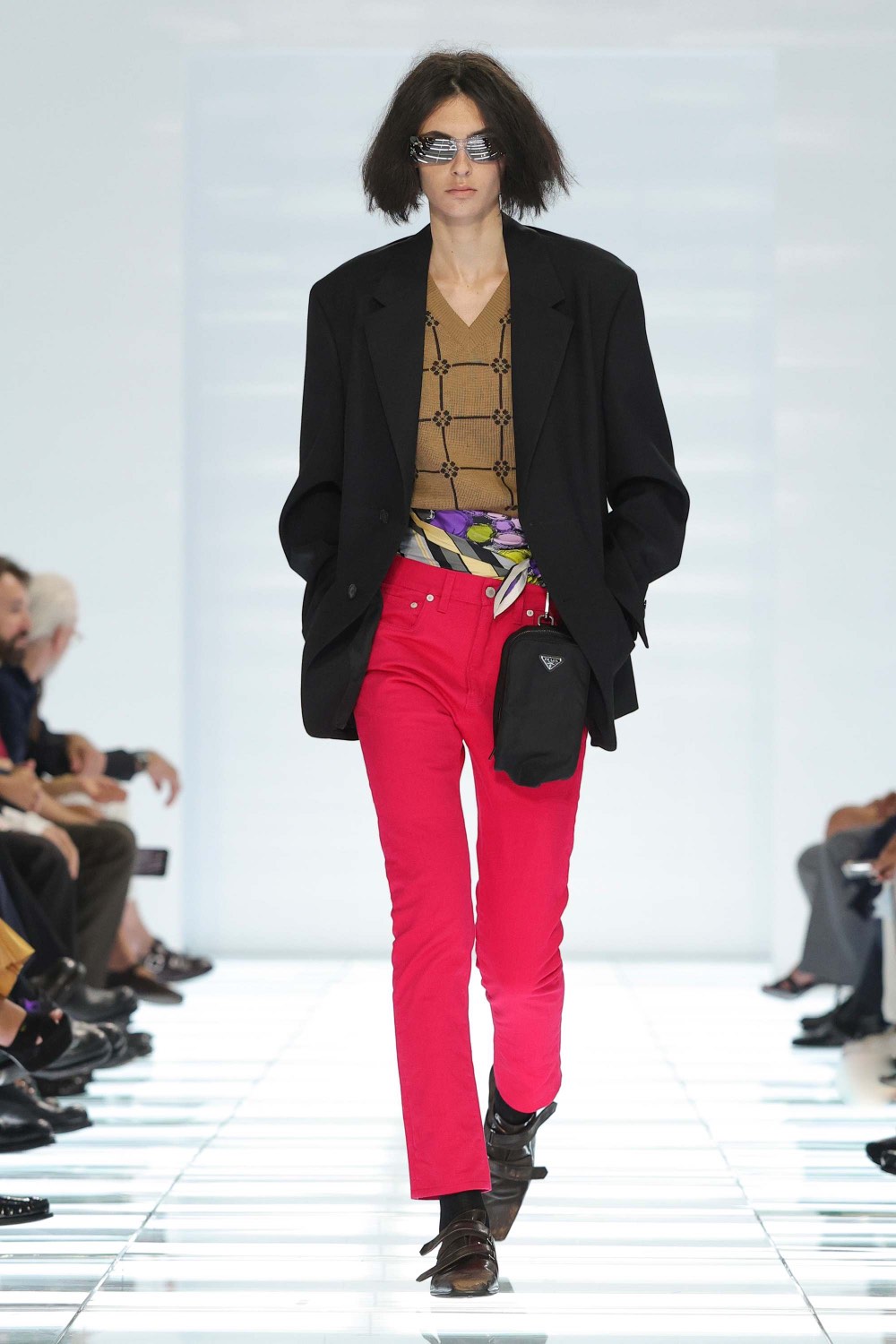 Prada lo reduce todo al máximo para Hombre SS27