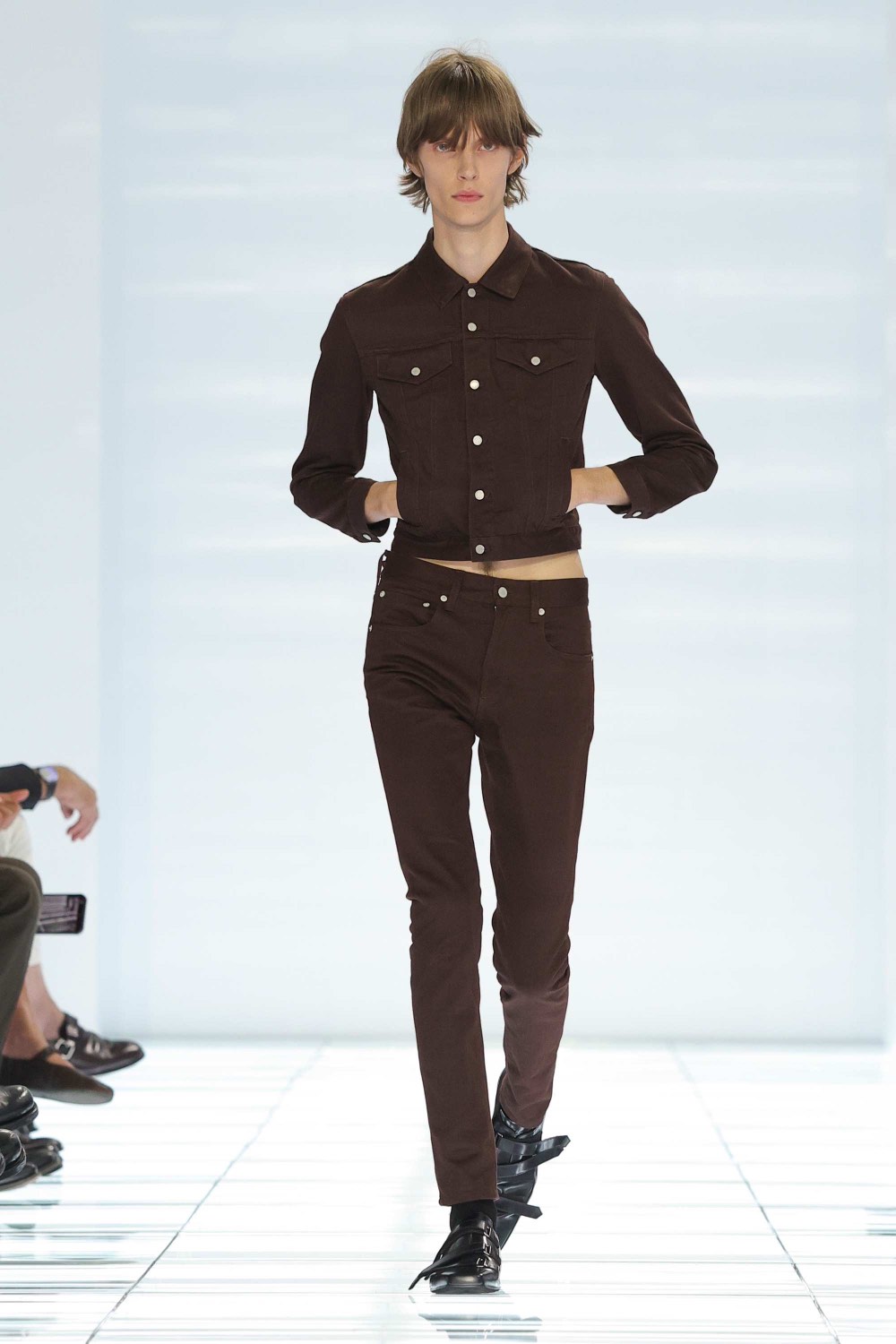 Prada lo reduce todo al máximo para Hombre SS27