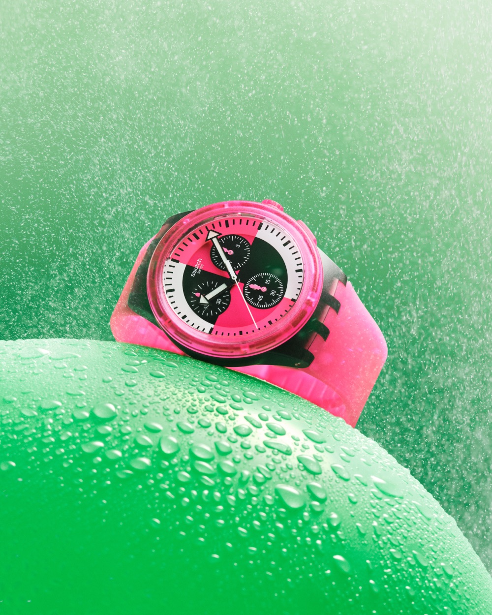 Swatch inyecta nuevos colores a sus iconos para verano