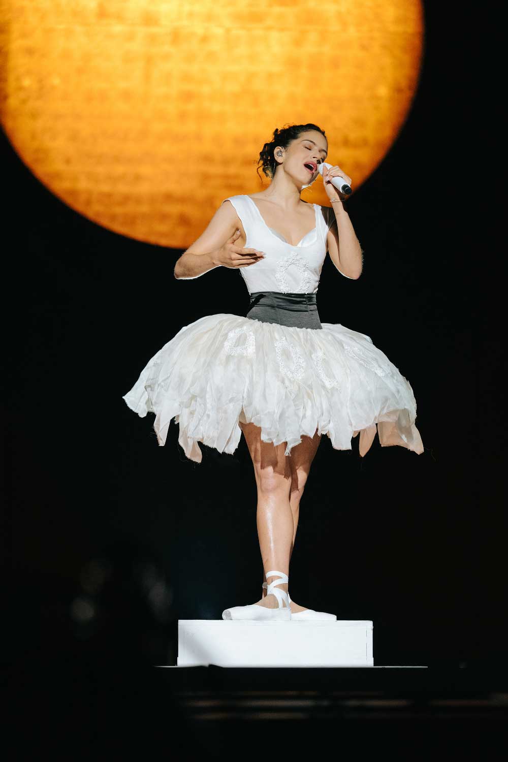 Rosalía y Dior: Alta Costura en el Lux Tour