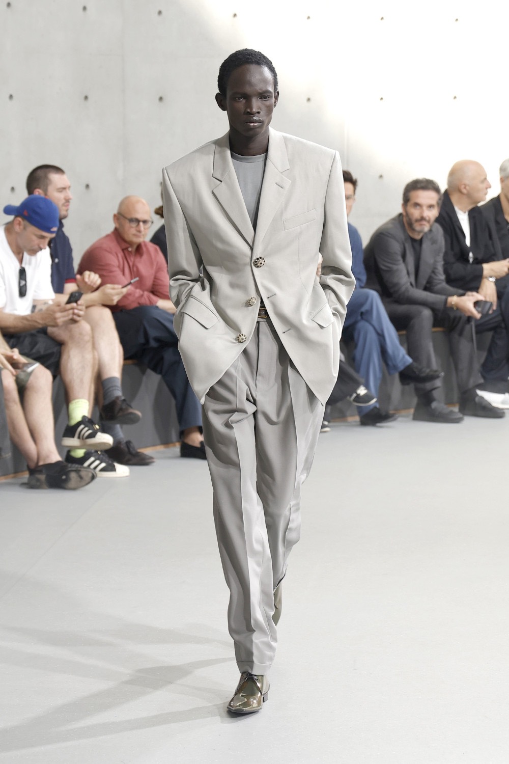 Saint Laurent dice que para ser sexy, hay que ser mesurado