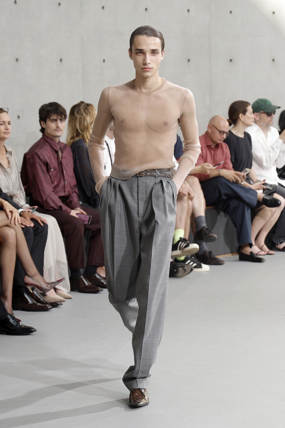 Saint Laurent dice que para ser sexy, hay que ser mesurado