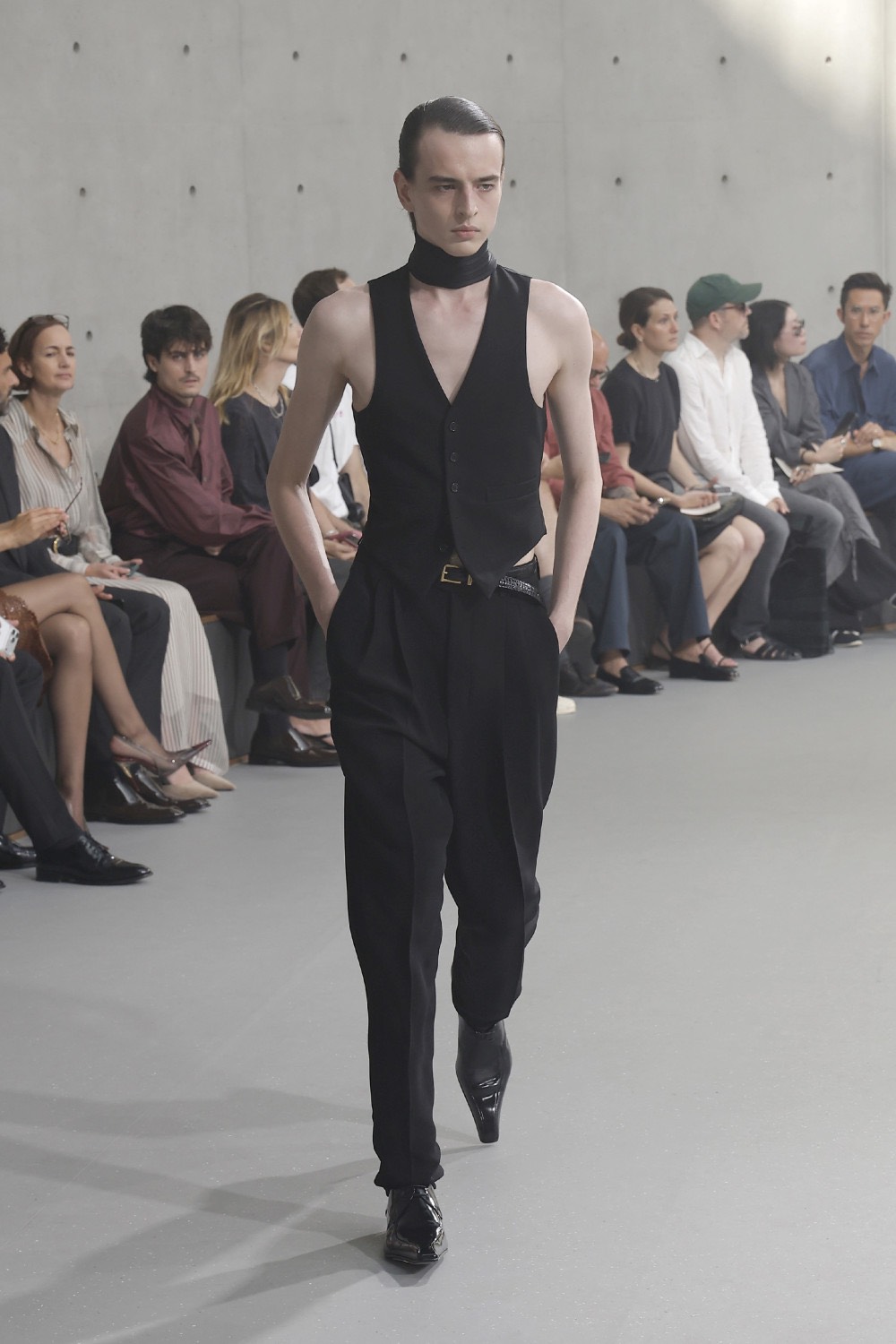 Saint Laurent dice que para ser sexy, hay que ser mesurado