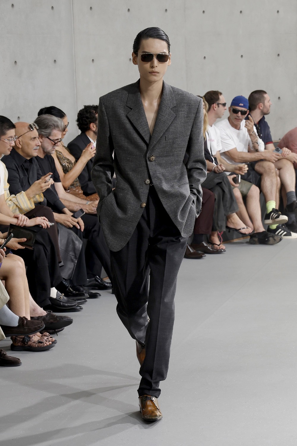 Saint Laurent dice que para ser sexy, hay que ser mesurado