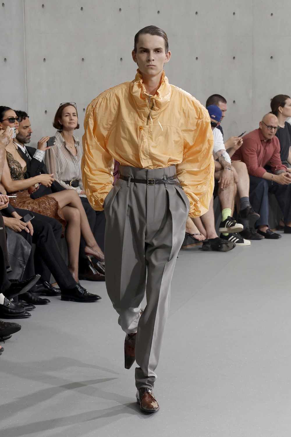 Saint Laurent dice que para ser sexy, hay que ser mesurado