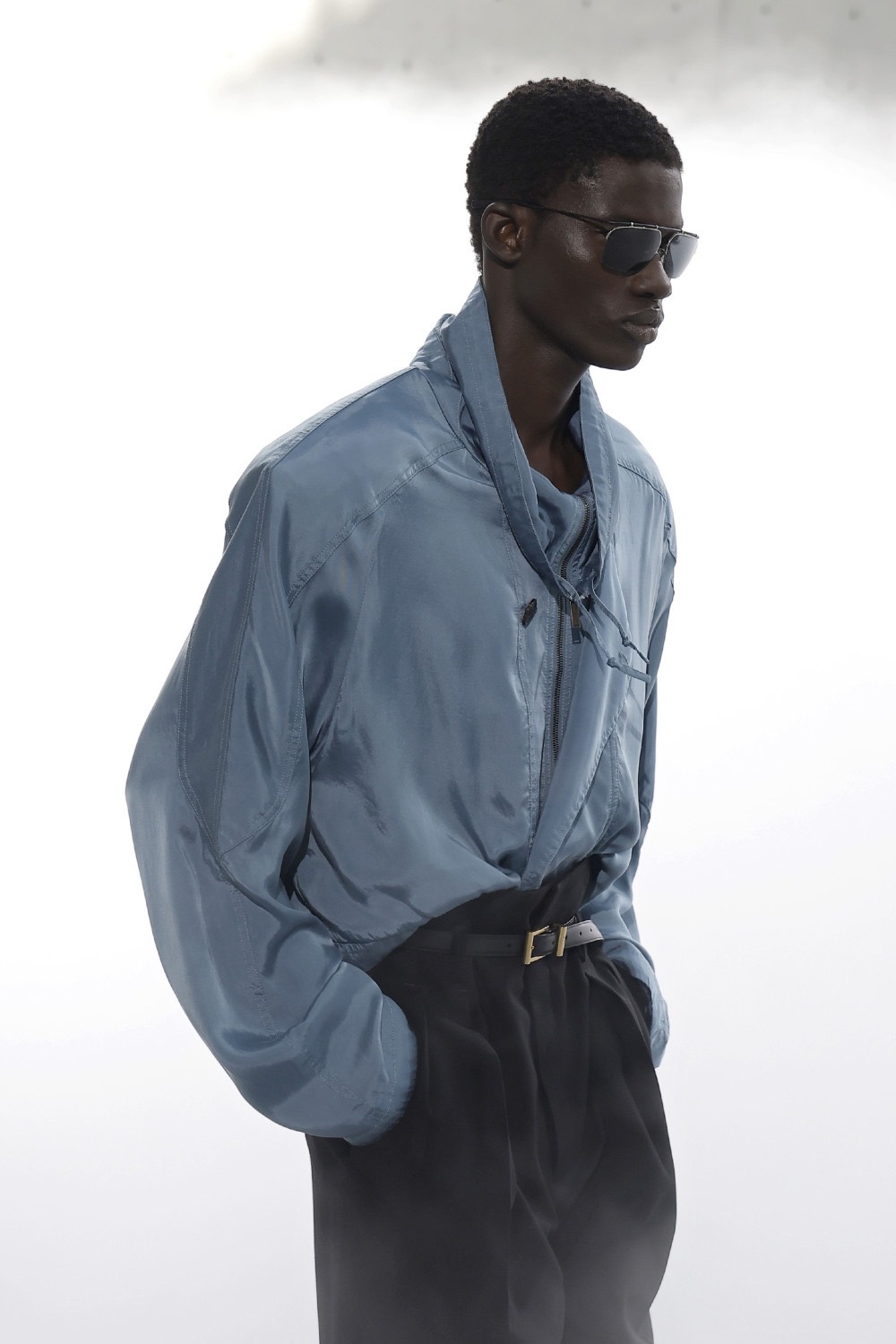 Saint Laurent dice que para ser sexy, hay que ser mesurado