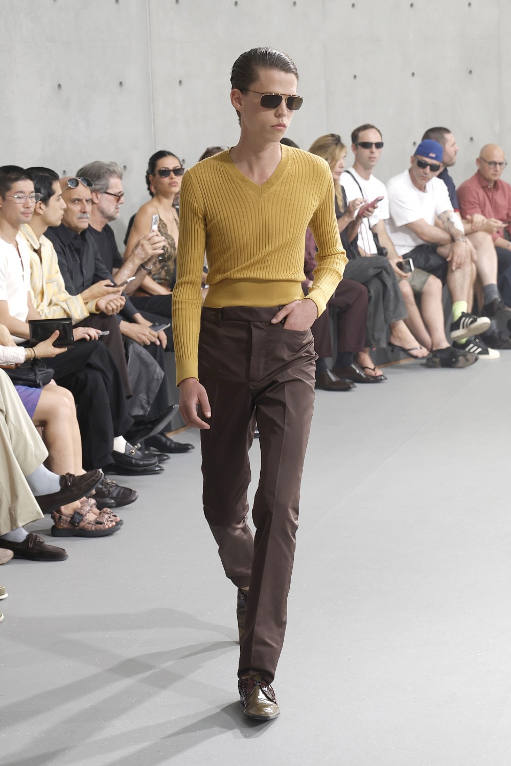 Saint Laurent dice que para ser sexy, hay que ser mesurado