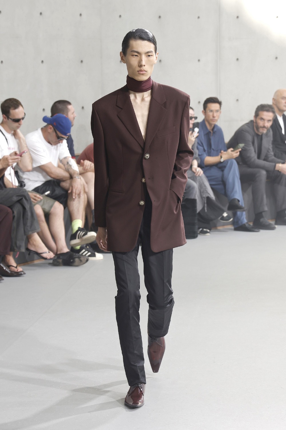 Saint Laurent dice que para ser sexy, hay que ser mesurado
