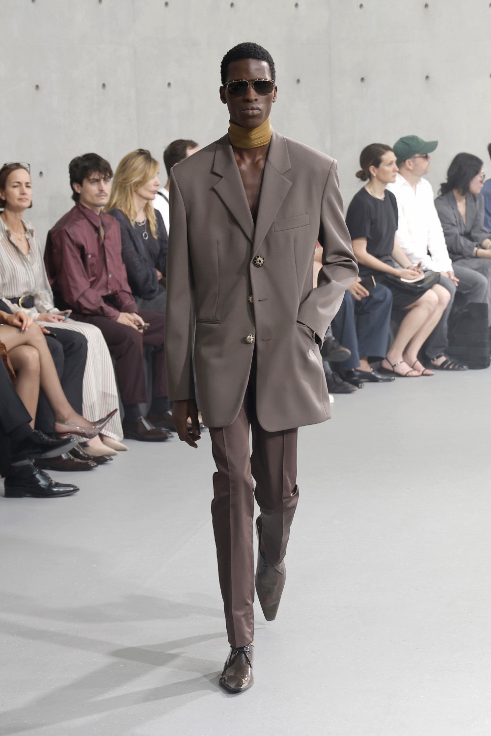 Saint Laurent dice que para ser sexy, hay que ser mesurado