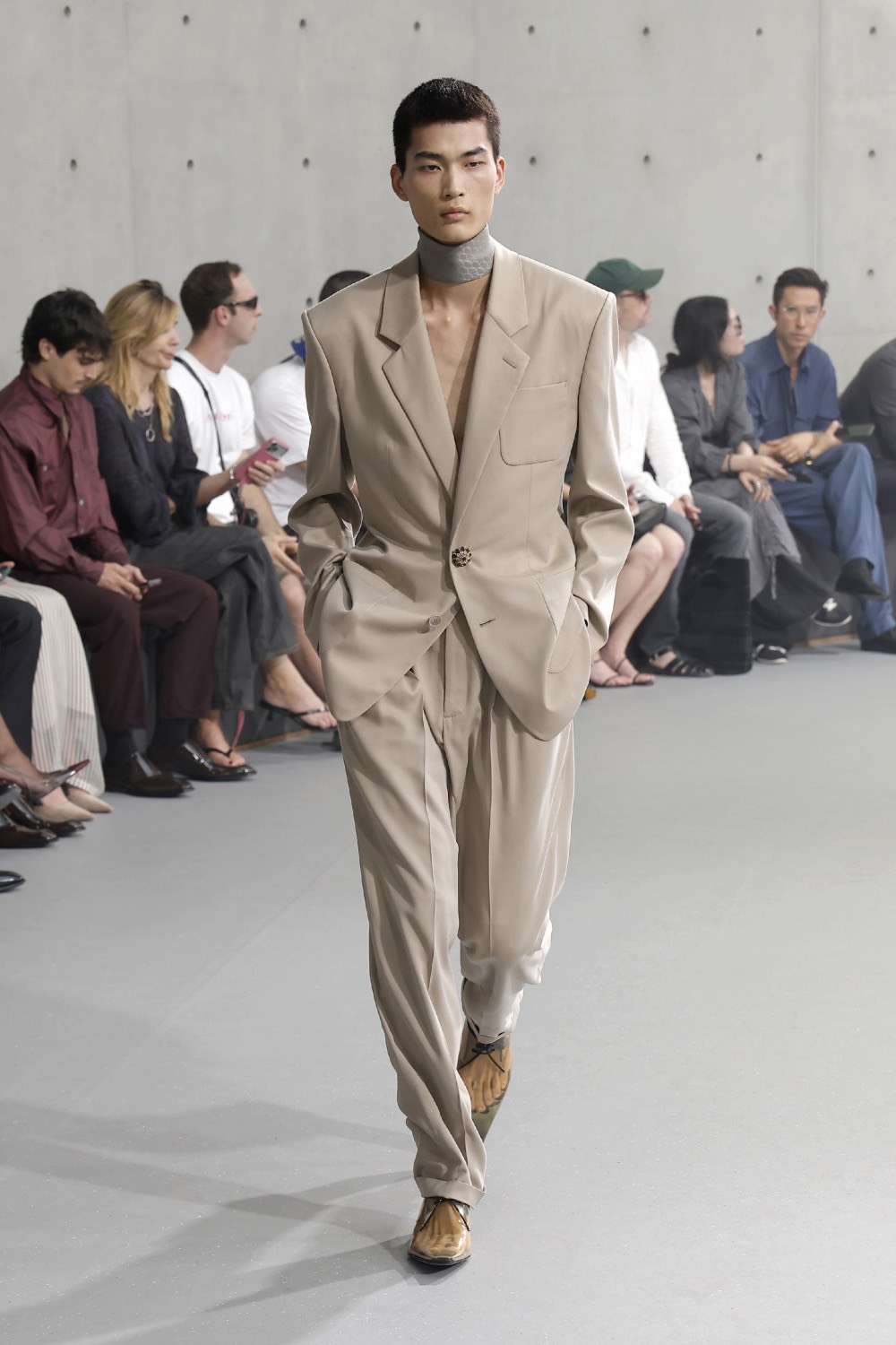 Saint Laurent dice que para ser sexy, hay que ser mesurado
