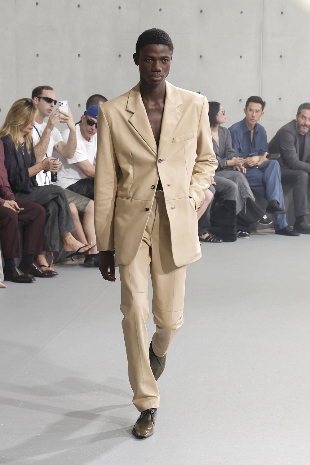 Saint Laurent dice que para ser sexy, hay que ser mesurado