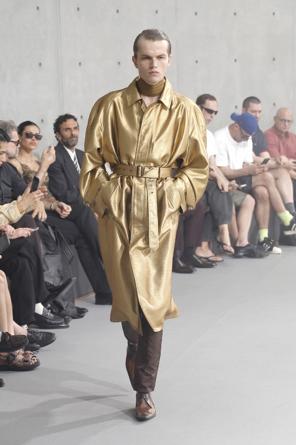 Saint Laurent dice que para ser sexy, hay que ser mesurado