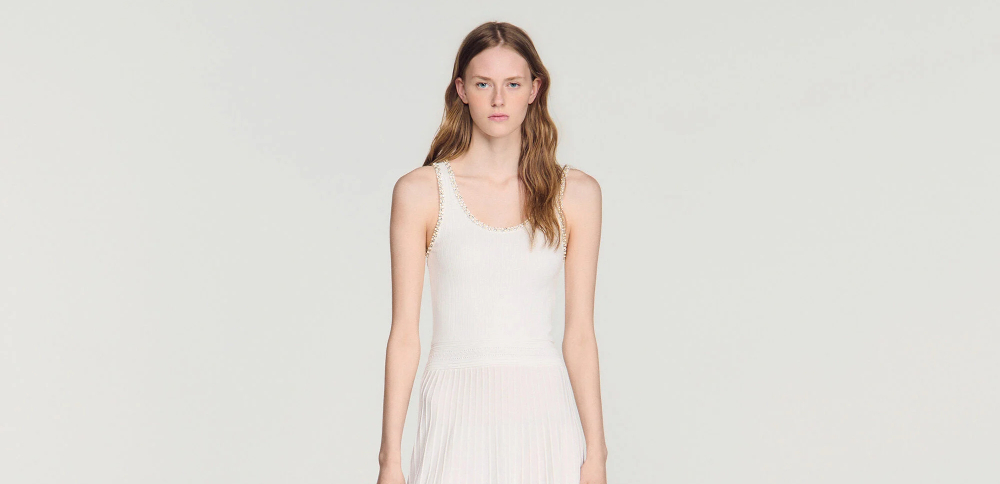 Vestidos ligeros de Sandro que llevarás de junio a octubre