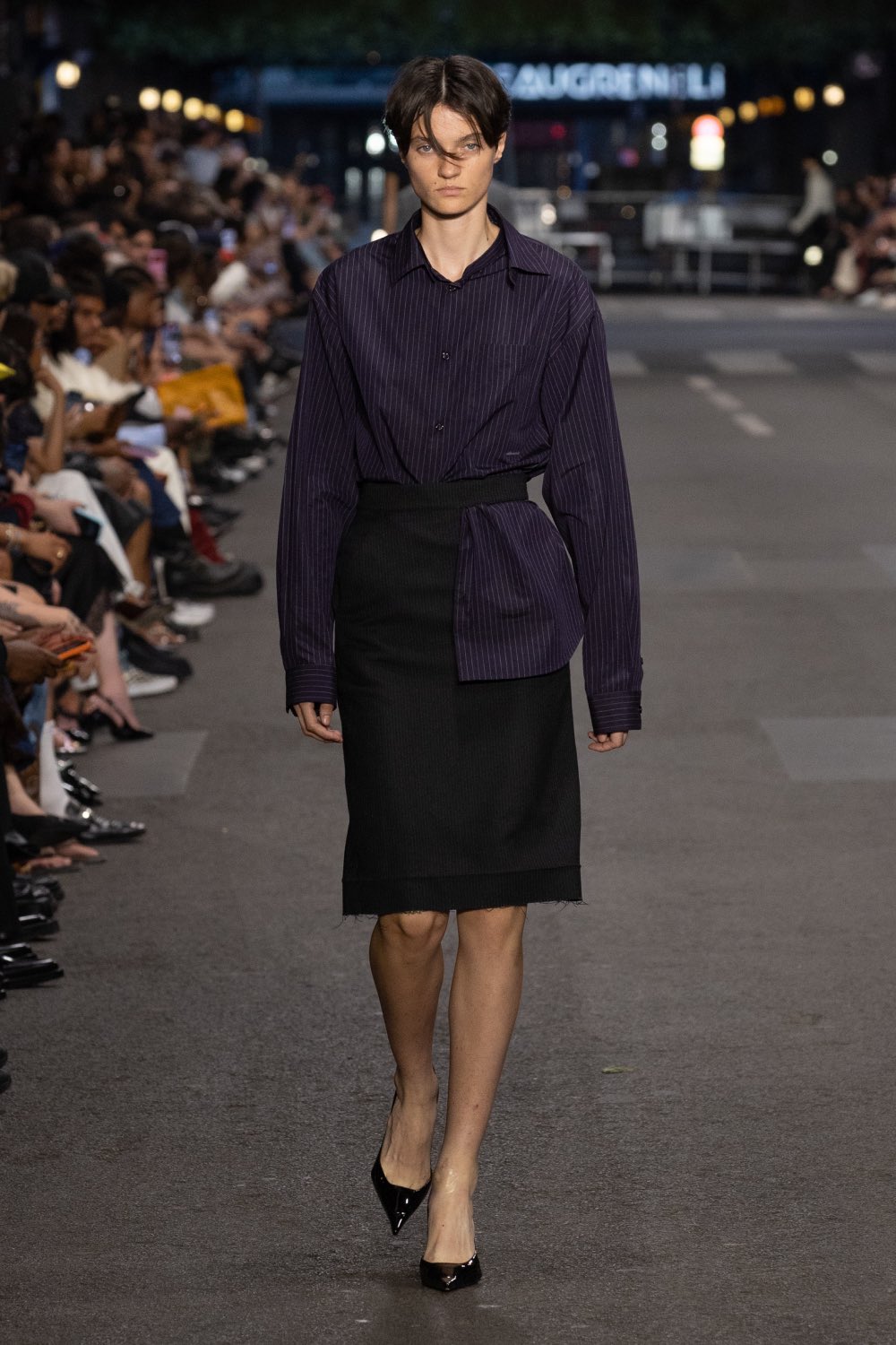 Vetements subvierte lo corporativo desde la mesura con SS27