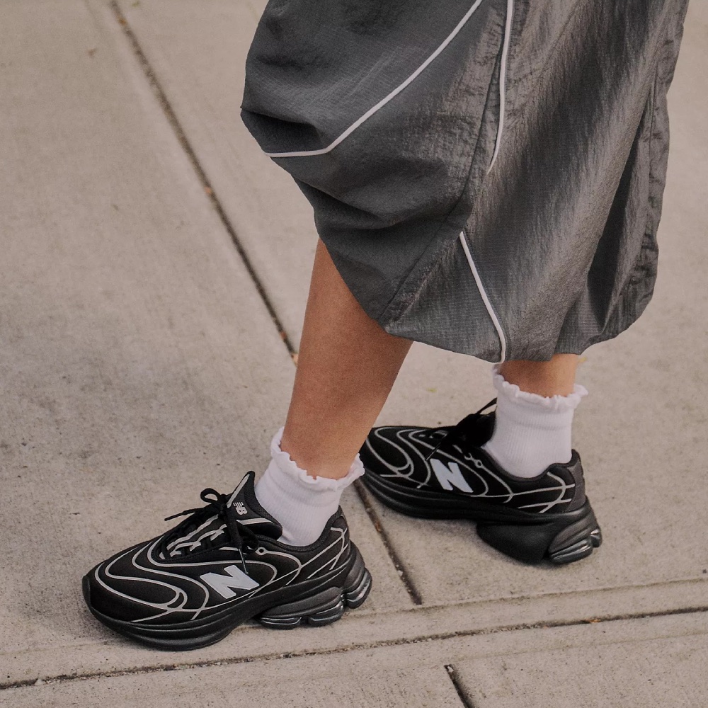 New Balance actualiza sus runners más futuristas para SS26