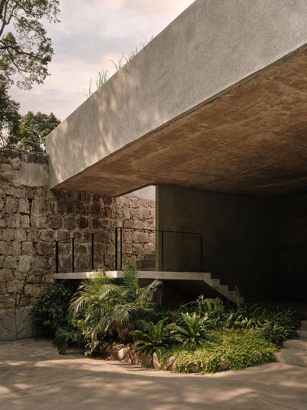 Zoland-Emei Resort: joya brutalista de Studio J. Bridgland