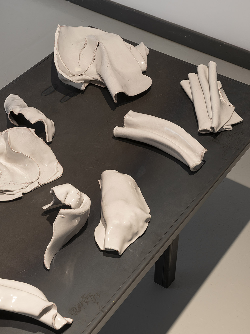 Latencia del Pliegue: cuando la escultura guarda secretos