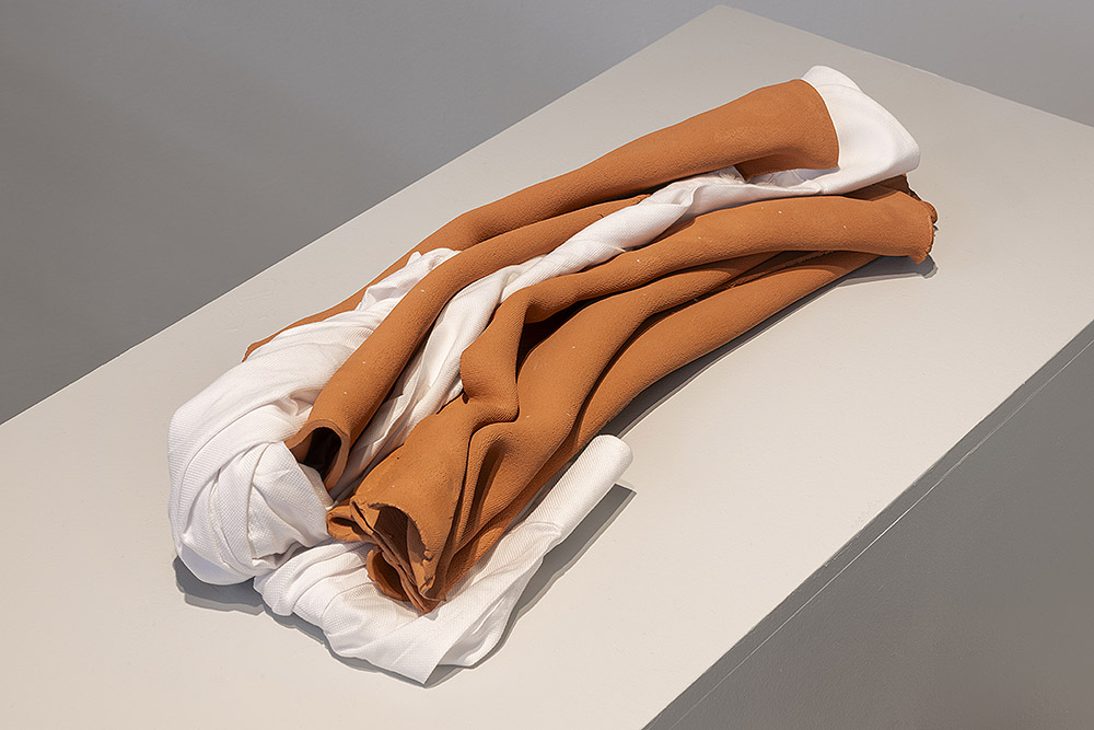 Latencia del Pliegue: cuando la escultura guarda secretos