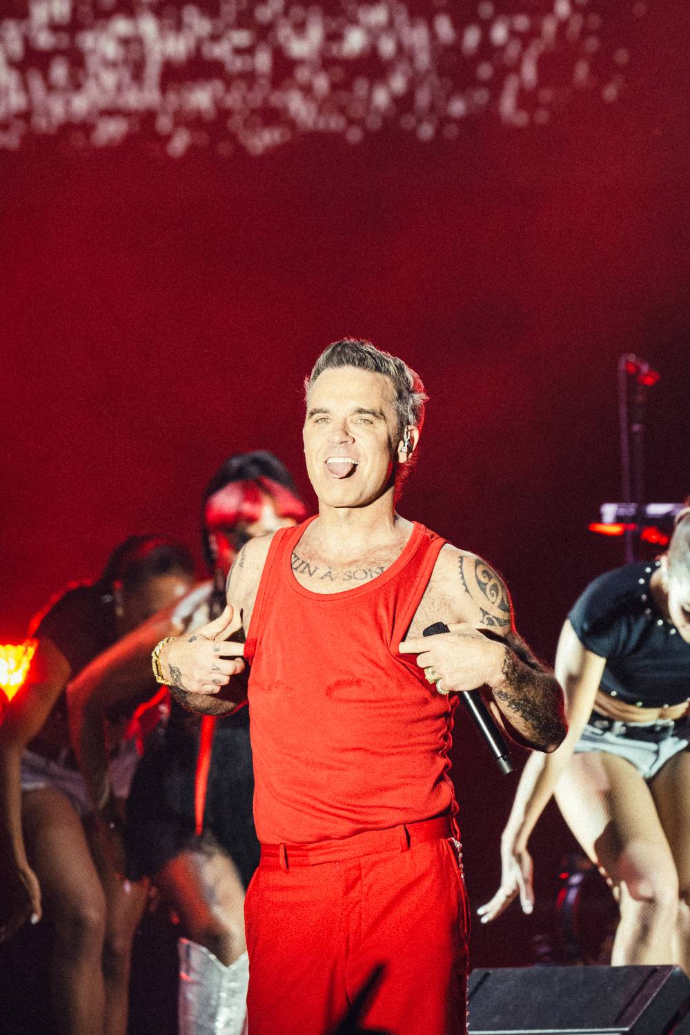 Robbie Williams es un huracán de gira por Sevilla y Bilbao