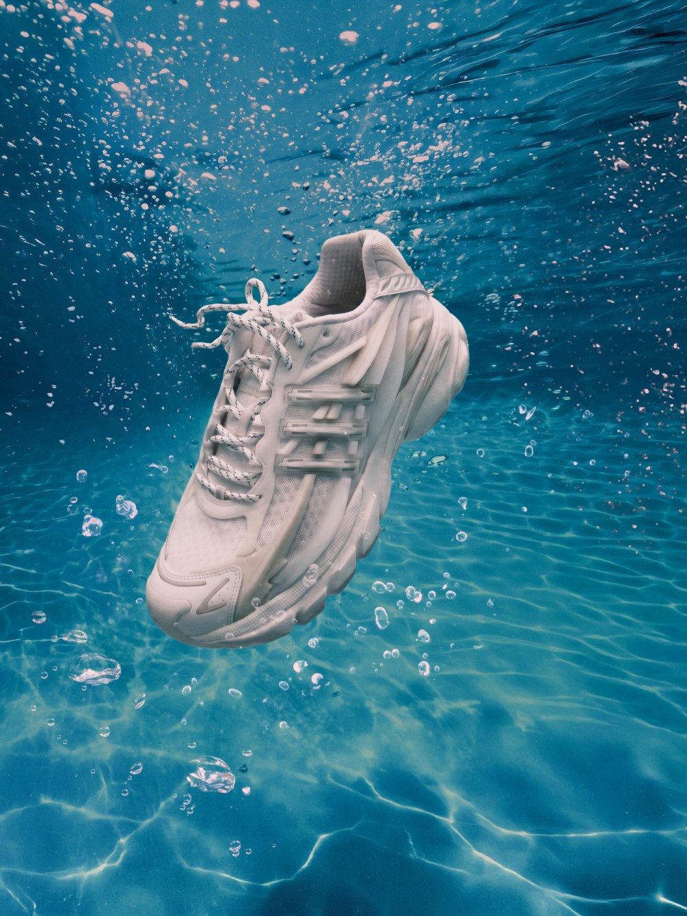 Pharrell depura sus Virginia Adistar Jellyfish para verano