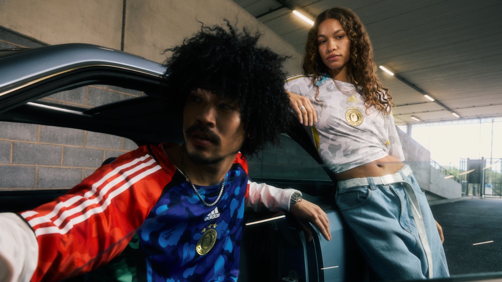 adidas y Bape remixean el Teamgeist para este Mundial 2026