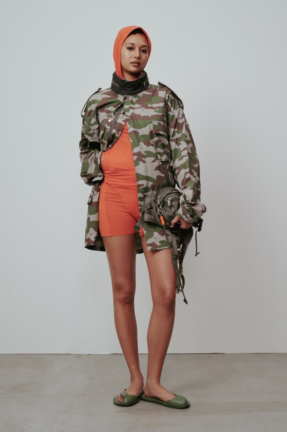 Ambush explora la adaptabilidad de la ropa para SS27