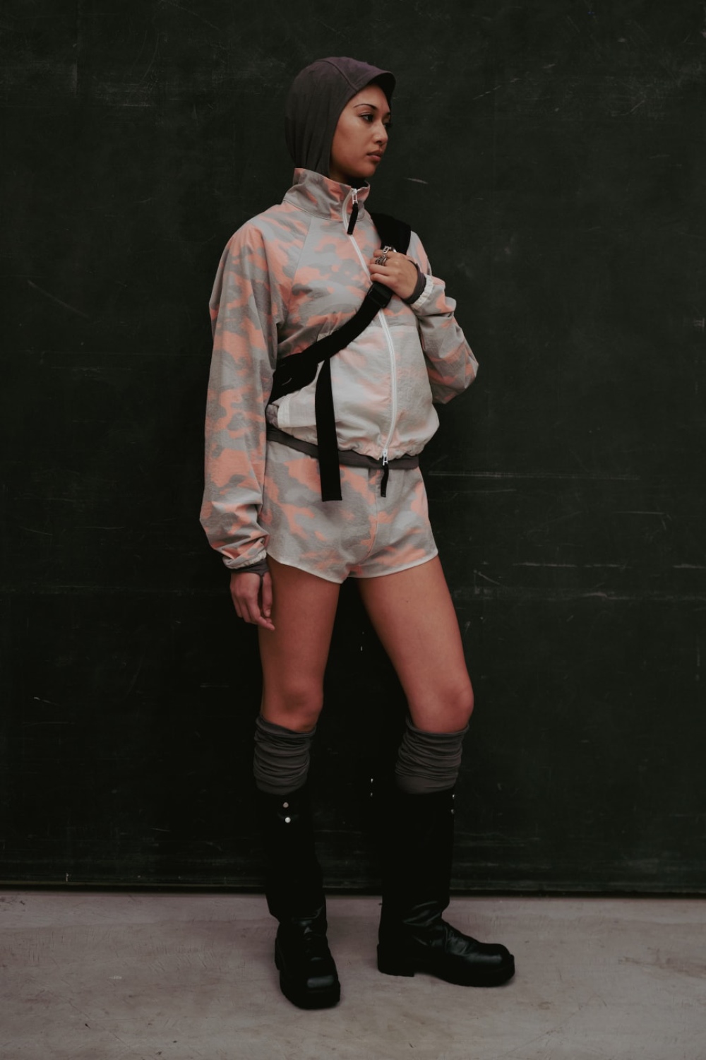 Ambush explora la adaptabilidad de la ropa para SS27