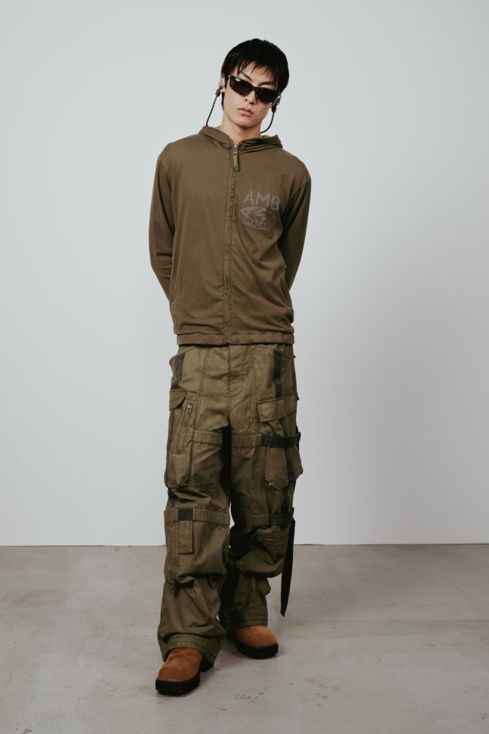 Ambush explora la adaptabilidad de la ropa para SS27