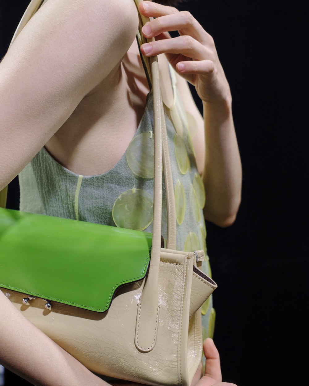 Marni hace más ligero su icono: así nace el nuevo Trunkette