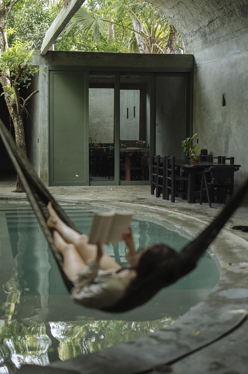 Casa Gruta: austeridad brutalista con alma de cenote