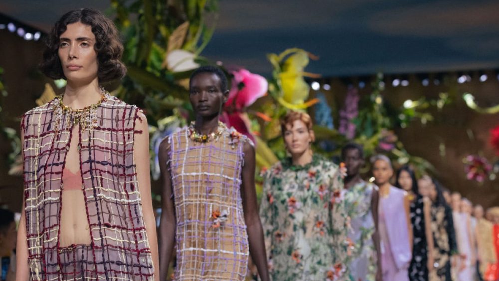 Matthieu Blazy juega con fantasía para Chanel Alta Costura
