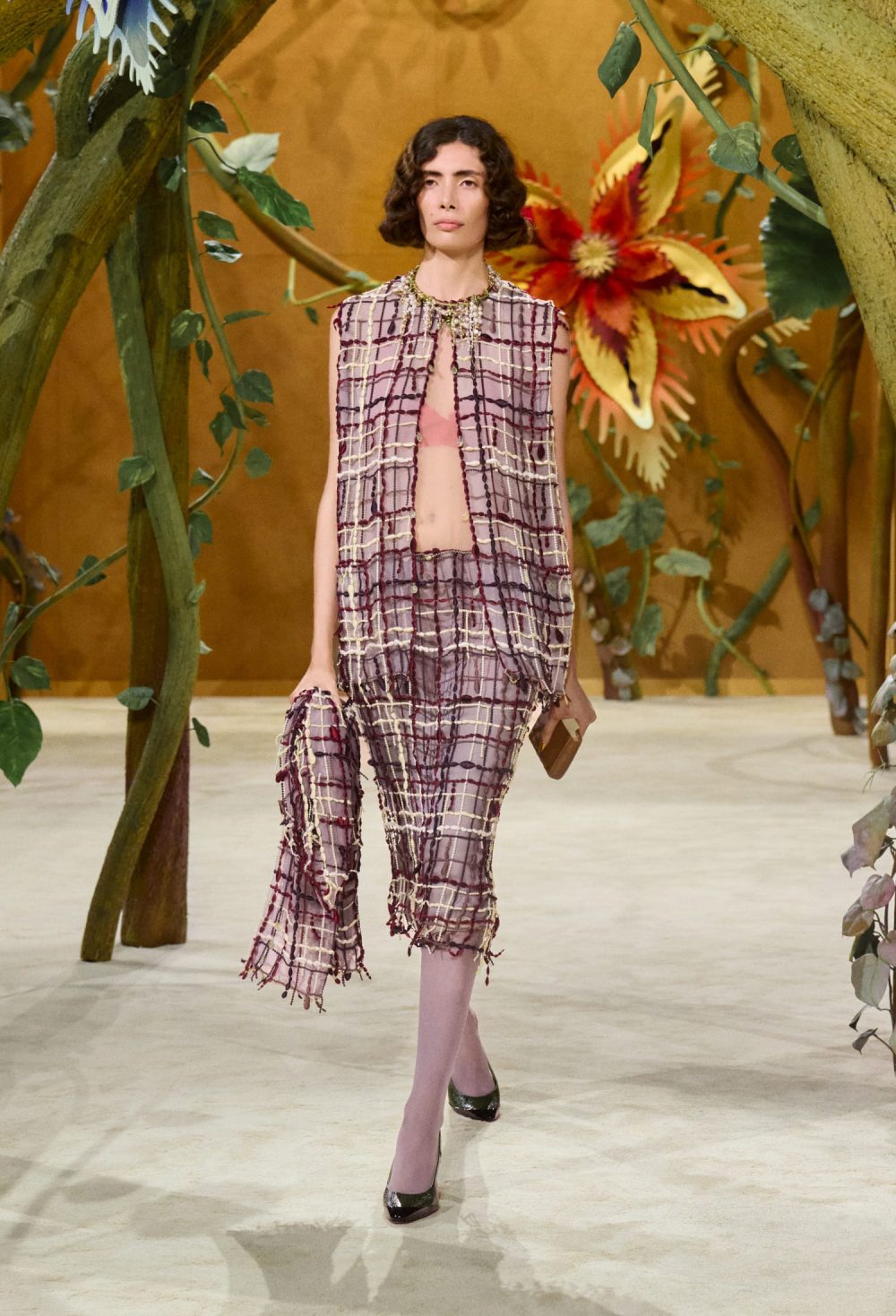 Matthieu Blazy juega con fantasía para Chanel Alta Costura