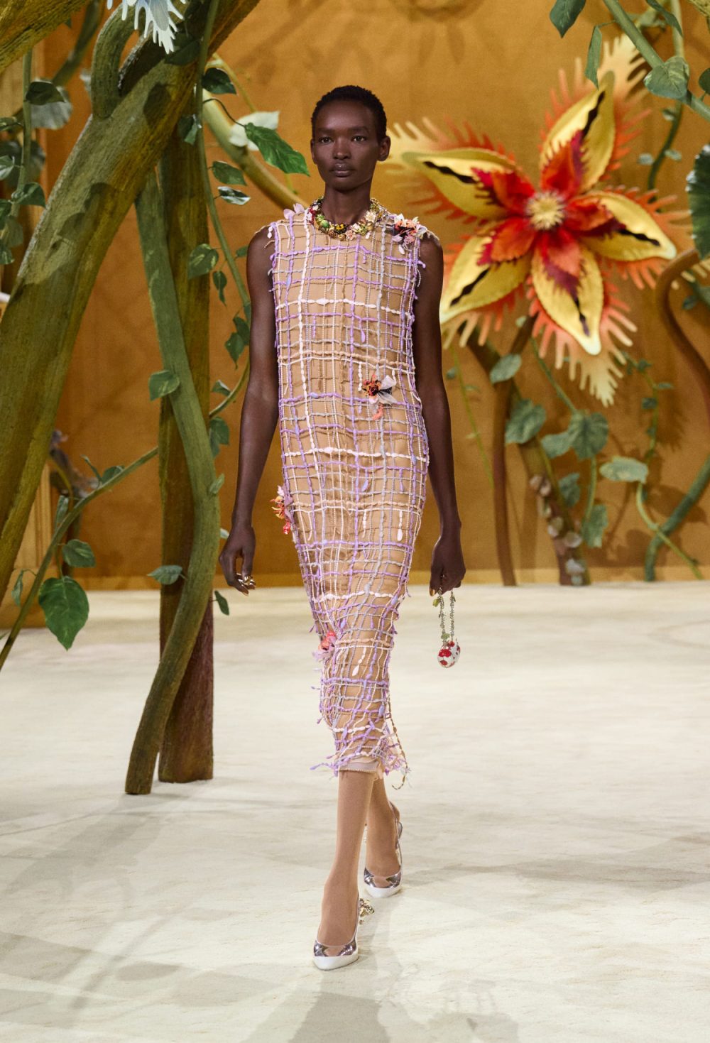 Matthieu Blazy juega con fantasía para Chanel Alta Costura