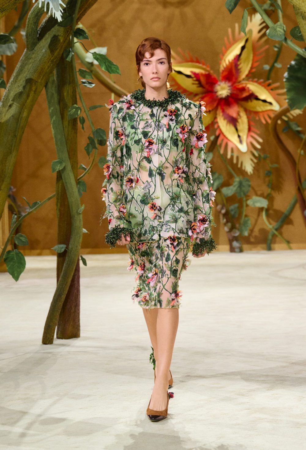 Matthieu Blazy juega con fantasía para Chanel Alta Costura