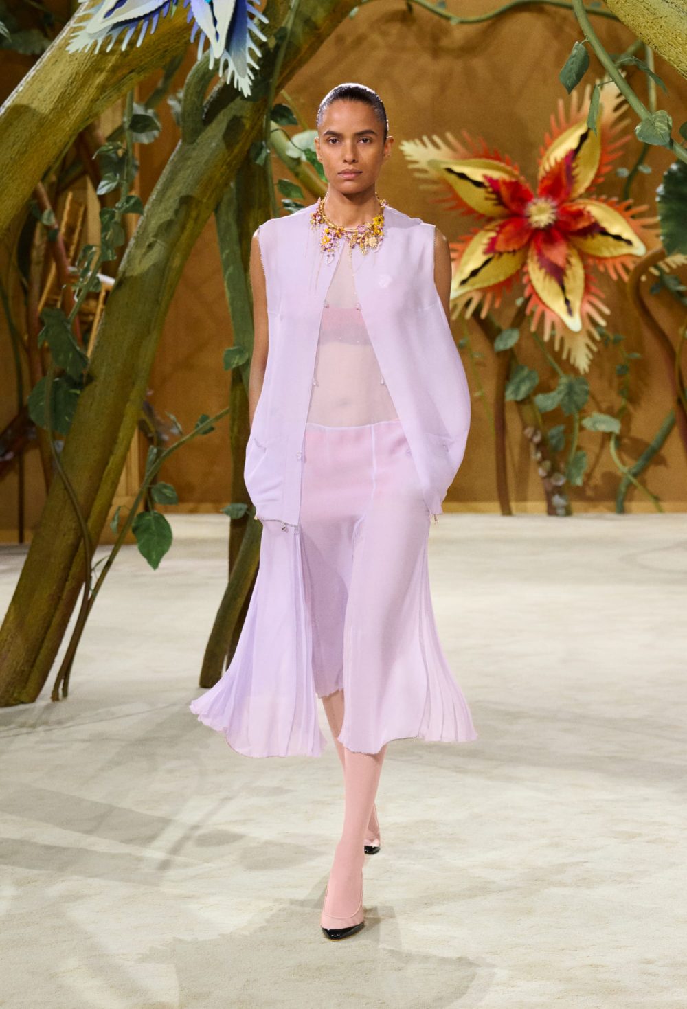 Matthieu Blazy juega con fantasía para Chanel Alta Costura
