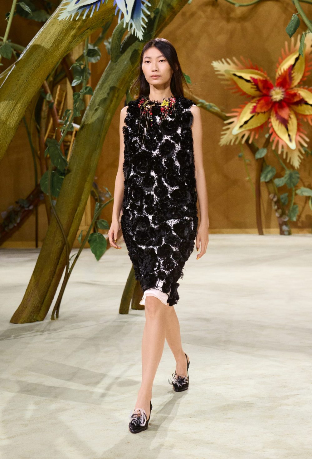 Matthieu Blazy juega con fantasía para Chanel Alta Costura