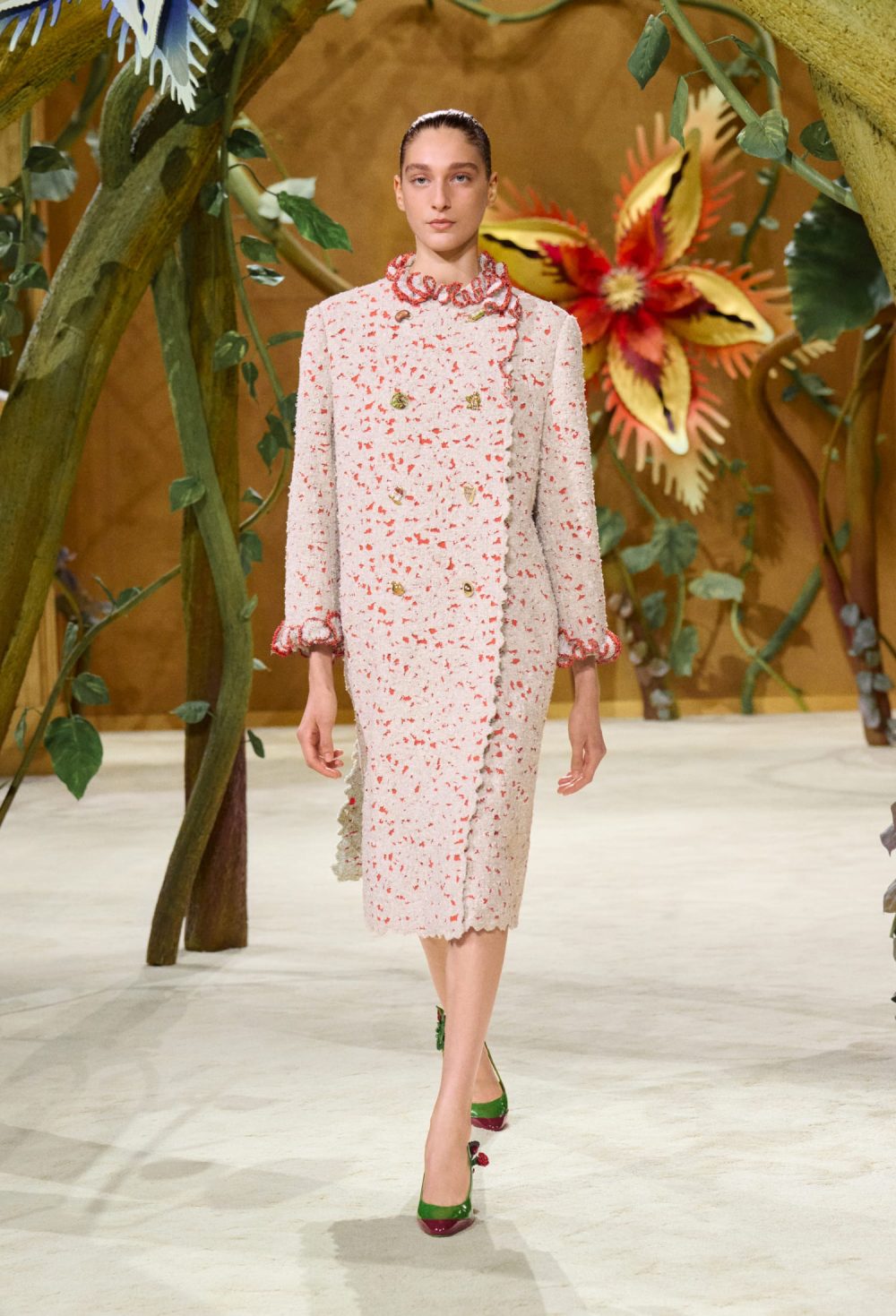 Matthieu Blazy juega con fantasía para Chanel Alta Costura