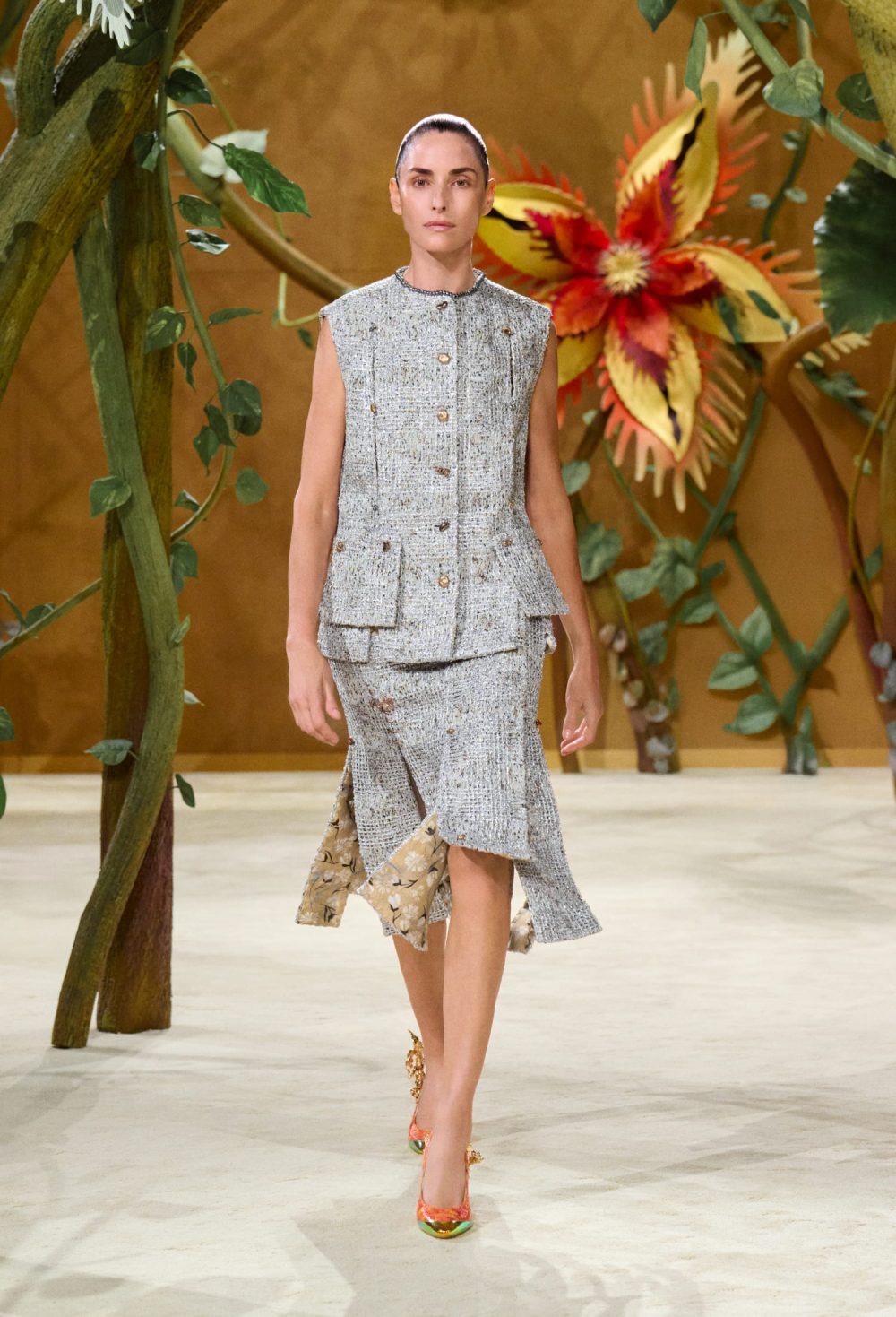 Matthieu Blazy juega con fantasía para Chanel Alta Costura