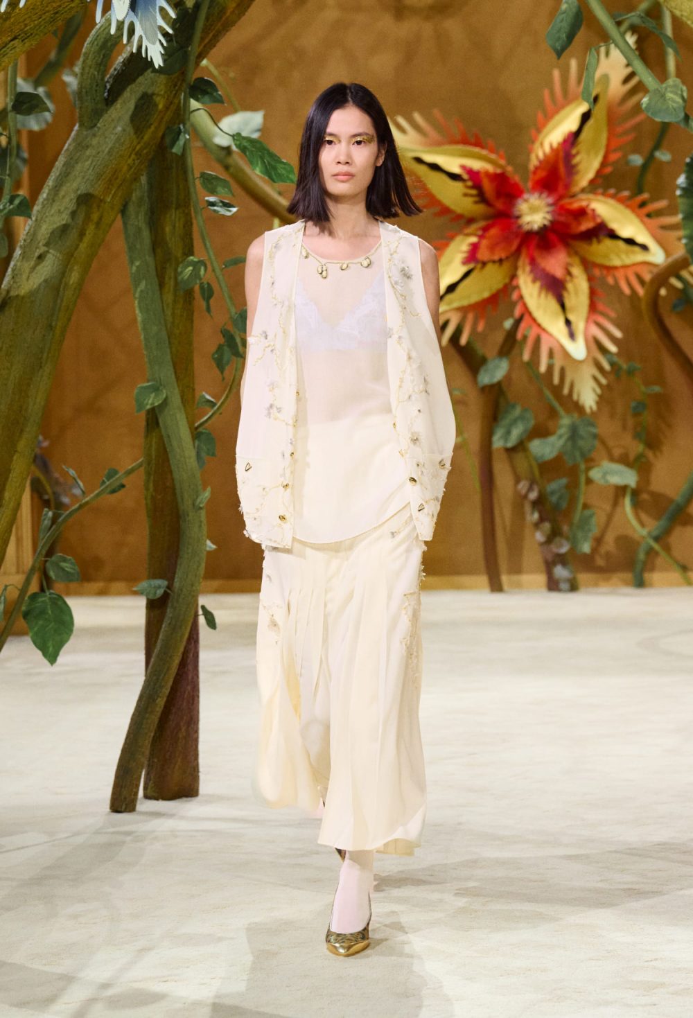 Matthieu Blazy juega con fantasía para Chanel Alta Costura