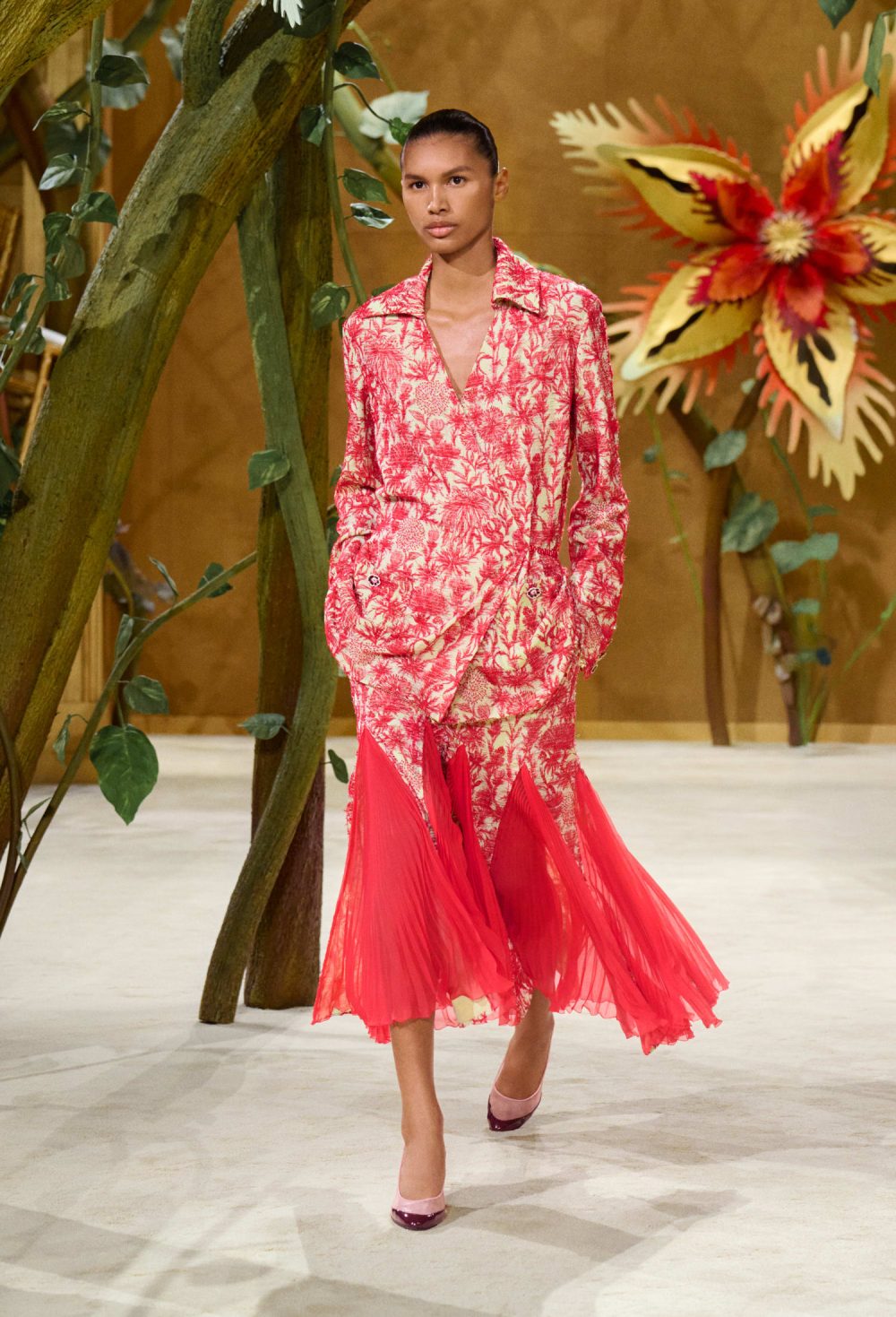 Matthieu Blazy juega con fantasía para Chanel Alta Costura
