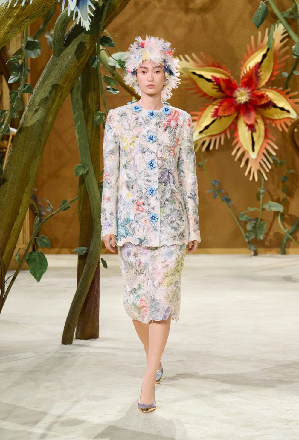Matthieu Blazy juega con fantasía para Chanel Alta Costura