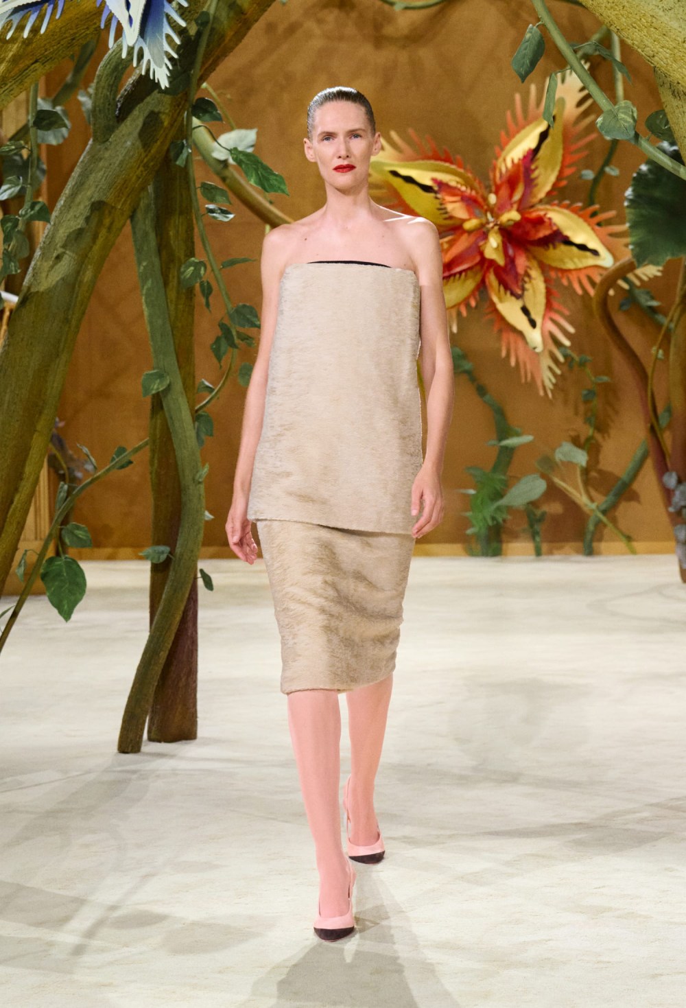 Matthieu Blazy juega con fantasía para Chanel Alta Costura