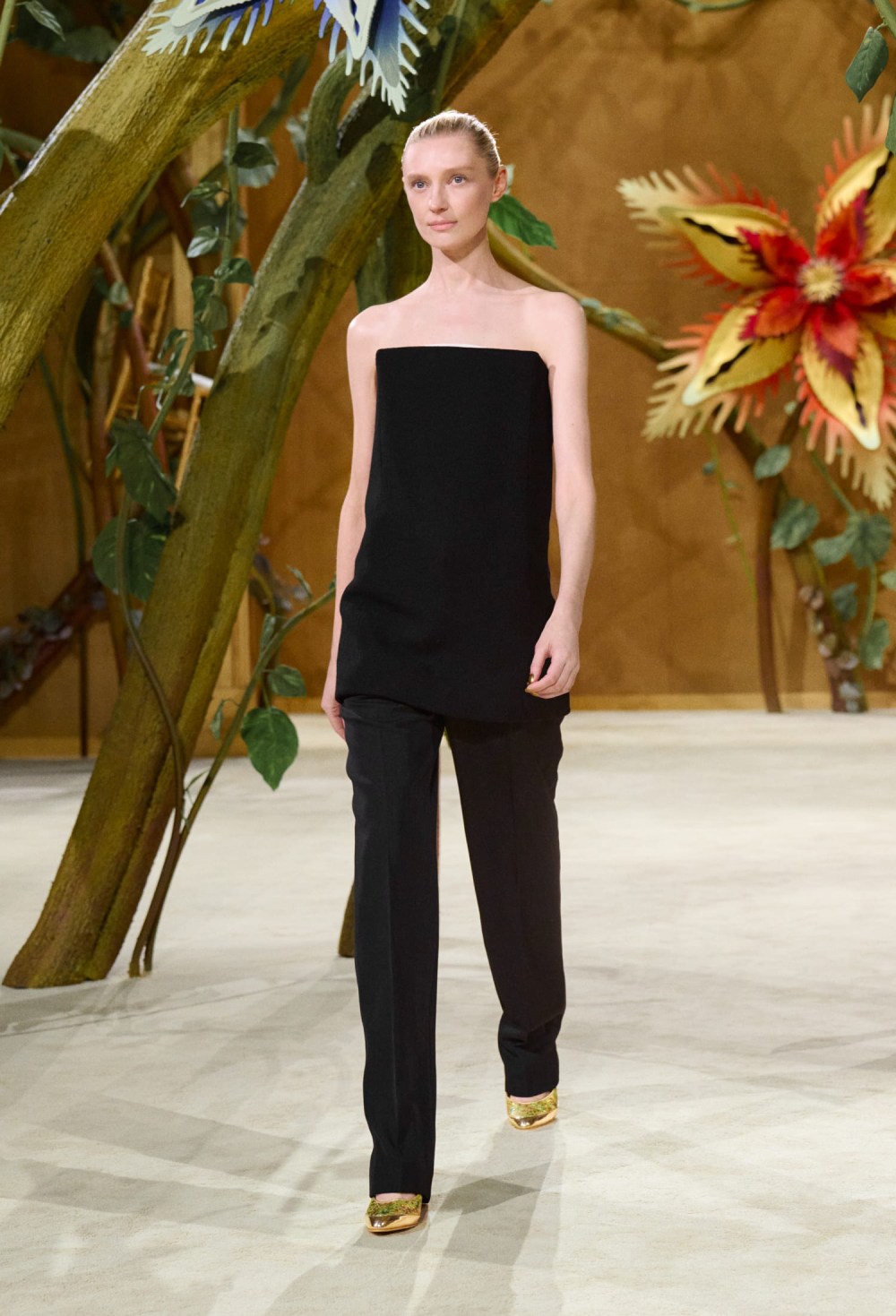 Matthieu Blazy juega con fantasía para Chanel Alta Costura