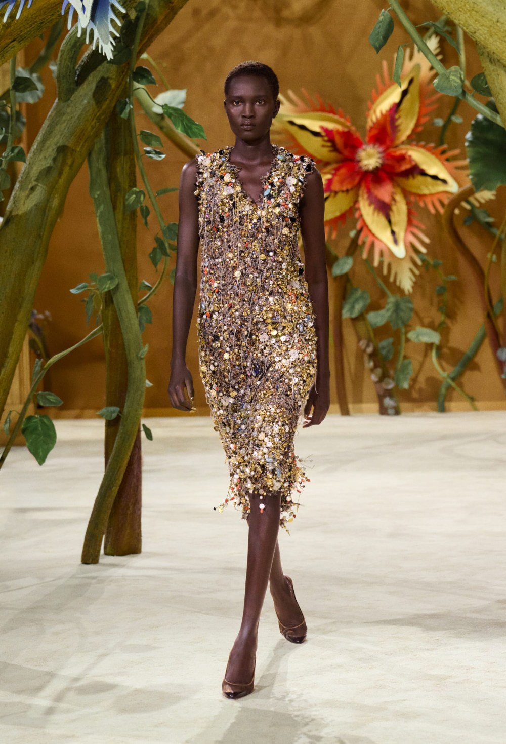 Matthieu Blazy juega con fantasía para Chanel Alta Costura