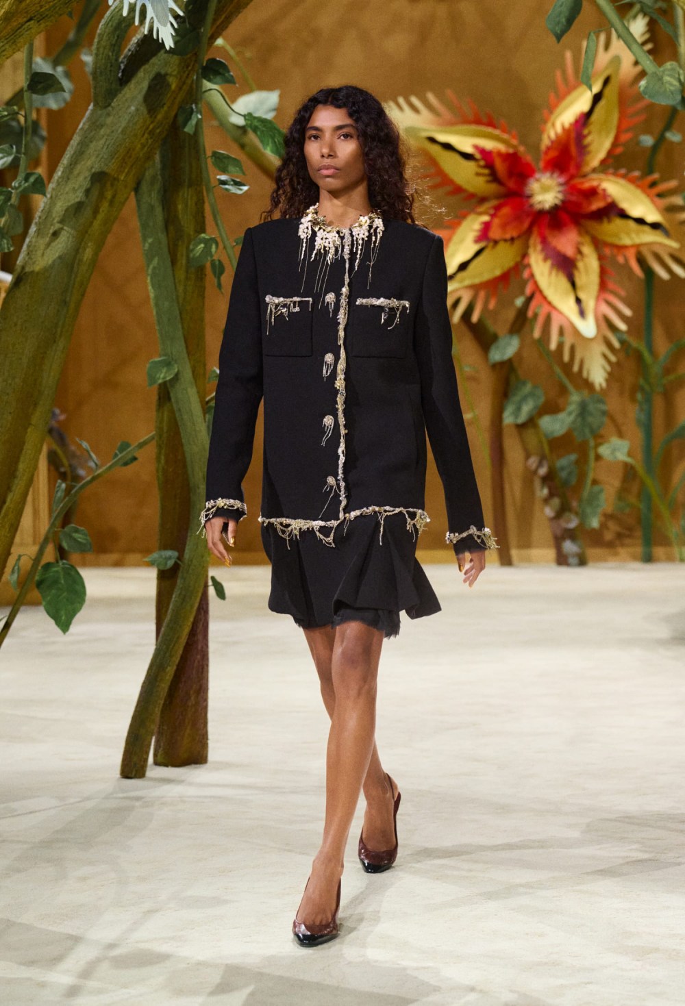 Matthieu Blazy juega con fantasía para Chanel Alta Costura