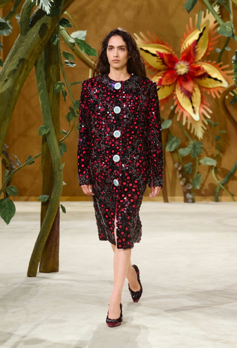 Matthieu Blazy juega con fantasía para Chanel Alta Costura