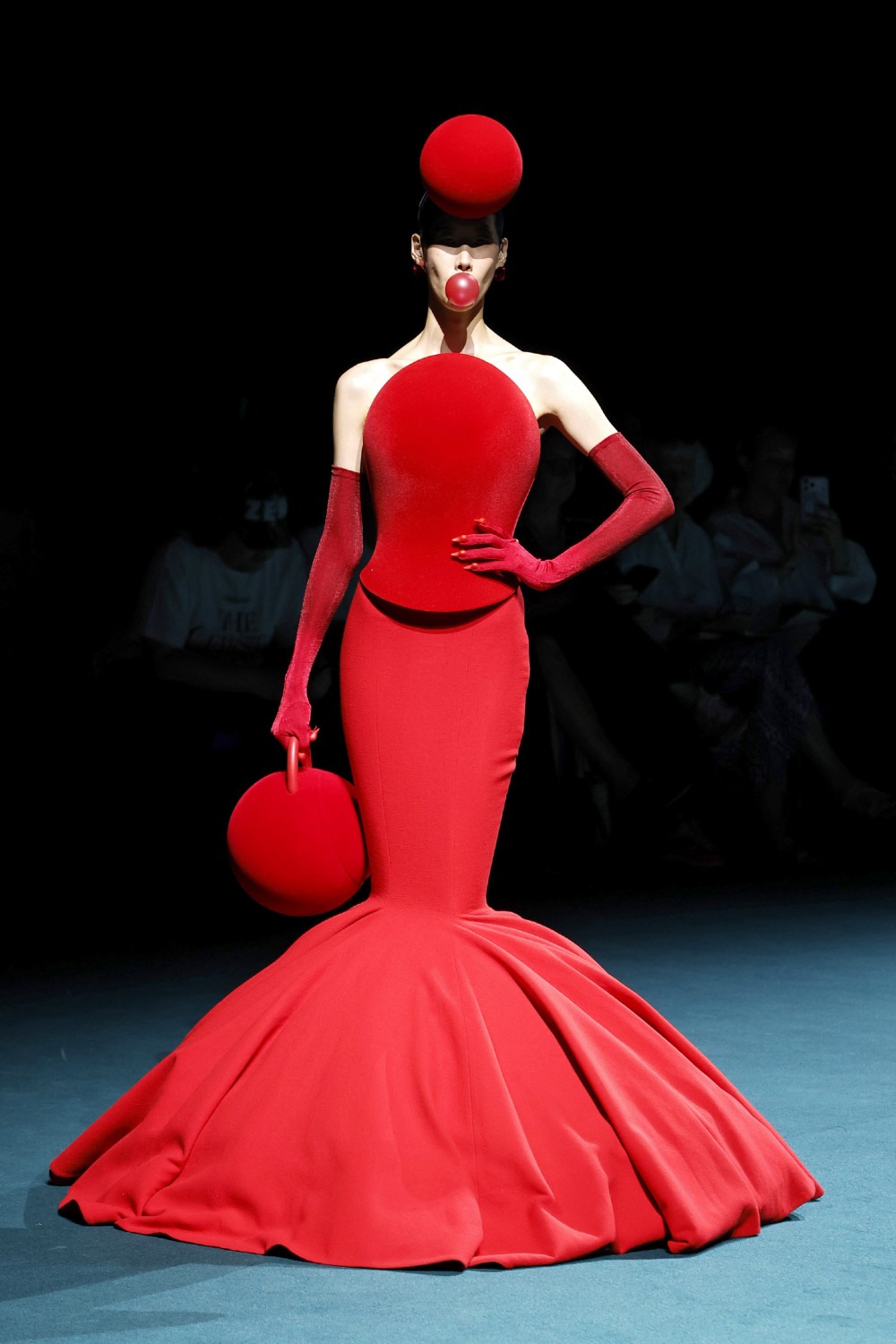 Robert Wun FW26: transforma la infancia en alta costura