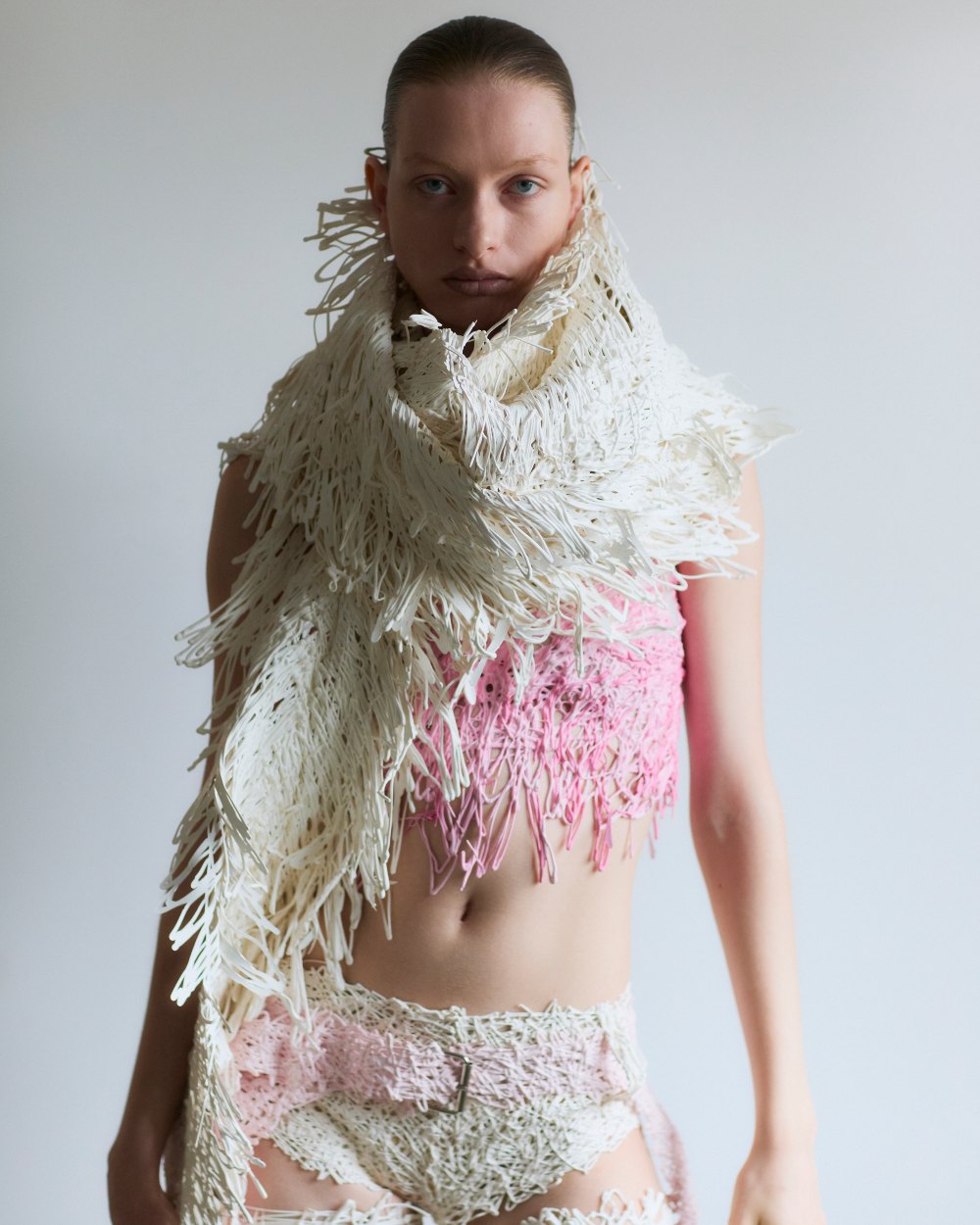 Kasia Kucharska SS27 convierte el engaño en moda con látex
