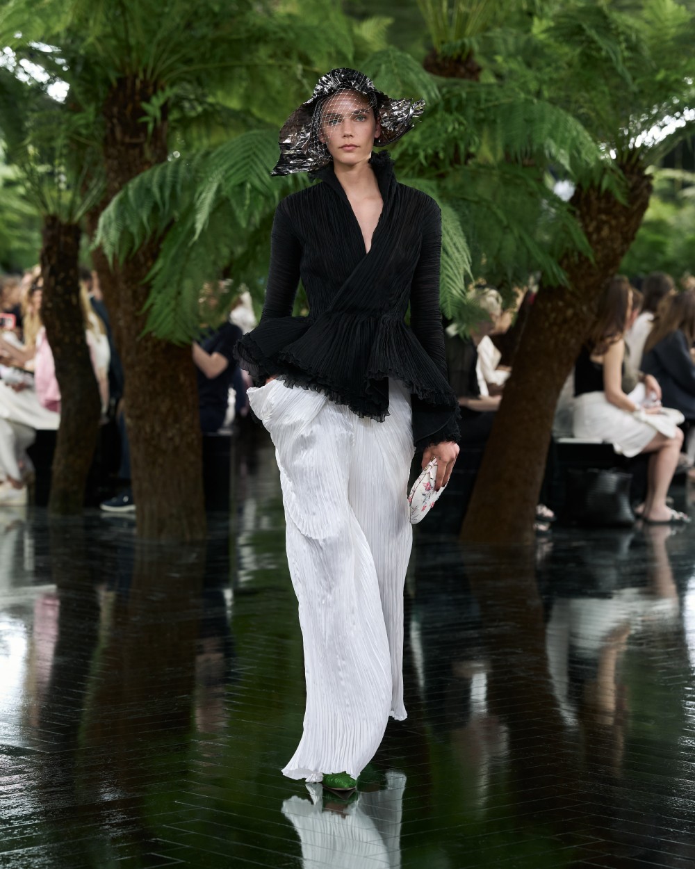 Dior explora el puente entre escultura y Alta Costura