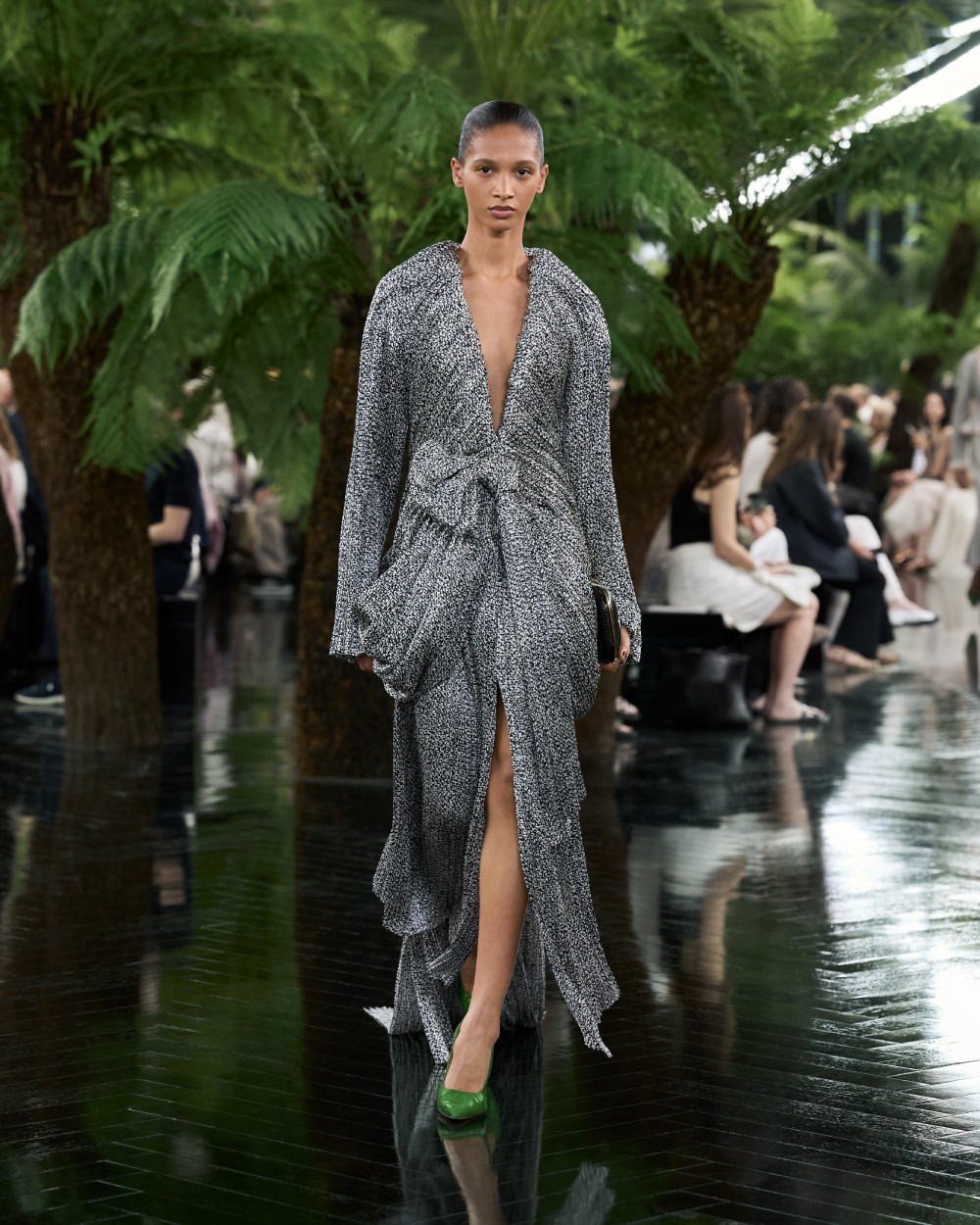 Dior explora el puente entre escultura y Alta Costura
